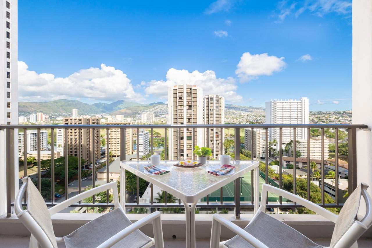 Beautiful Mountain View In Waikiki Sunset With Parking Apartment Honolulu Exterior foto