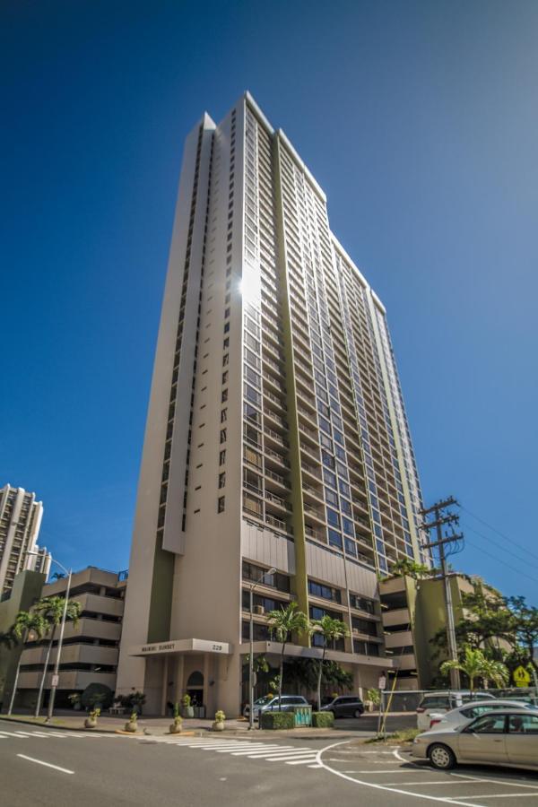 Beautiful Mountain View In Waikiki Sunset With Parking Apartment Honolulu Exterior foto